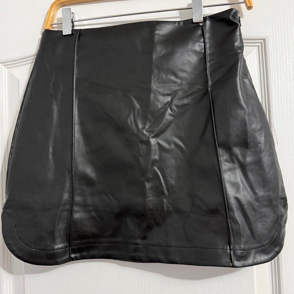 ZARA FAUX Black Leather Skirt Medium NWT